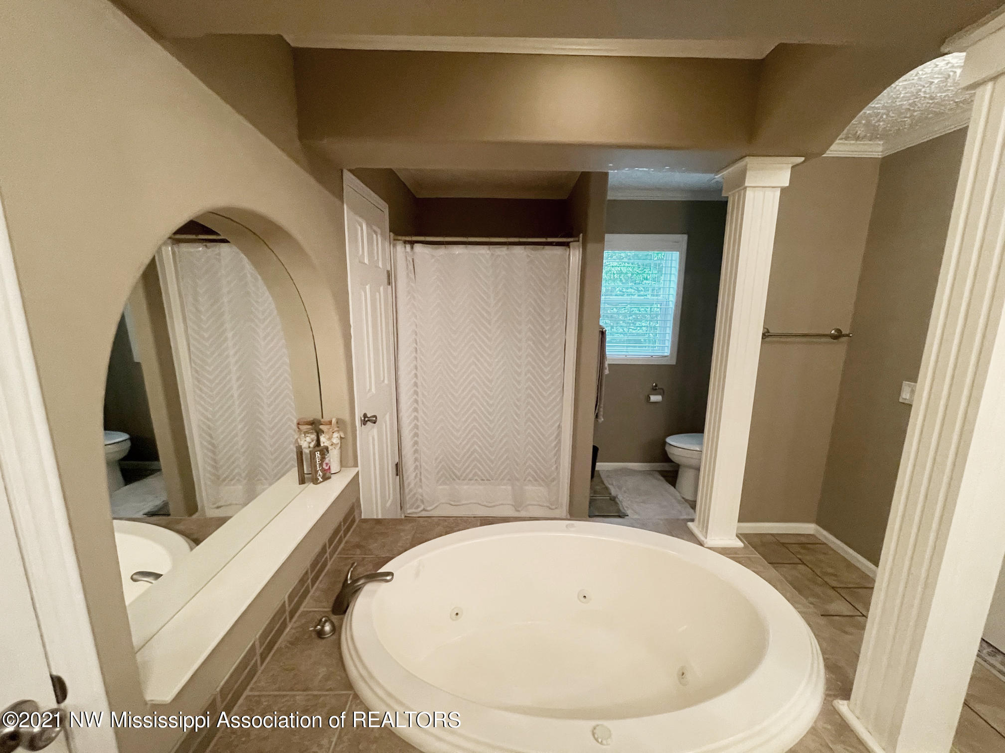 188 Watkins Road Byhalia, MS 38611 - Photo 29 of 39 Master Bathroom Tub Shower 2