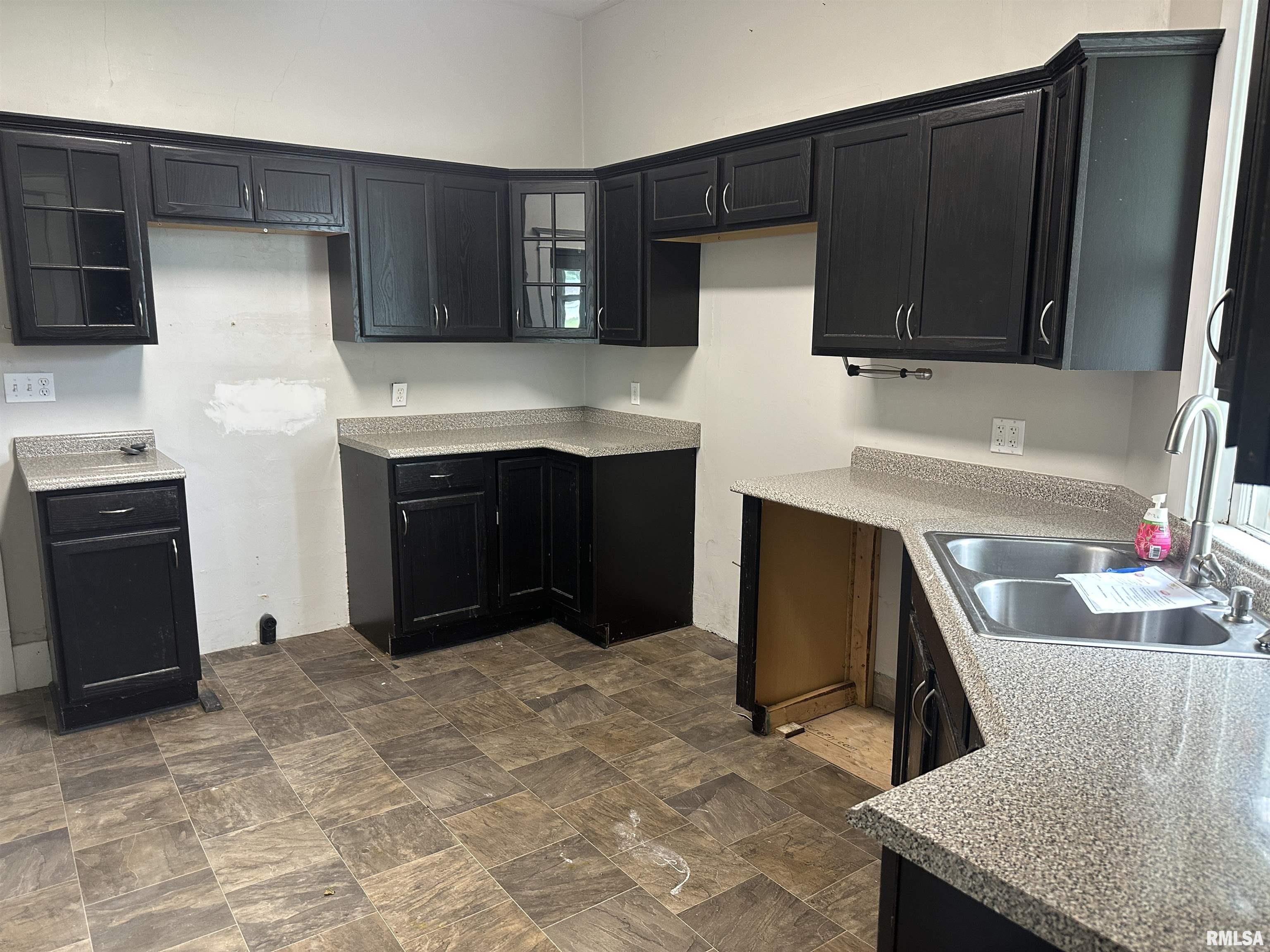 707 North Main Street White Hall, IL 62092 - Photo 9 of 23