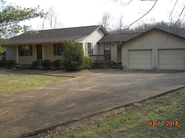 2801 Dry Ck Road Waverly, TN 37185 - Photo 3 of 20 FRONT FROM DRIVEWAY