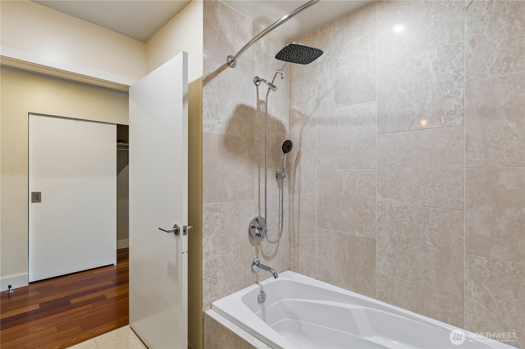 737 Olive Way, Unit 2809 Seattle, WA 98101 - Photo 14 of 31