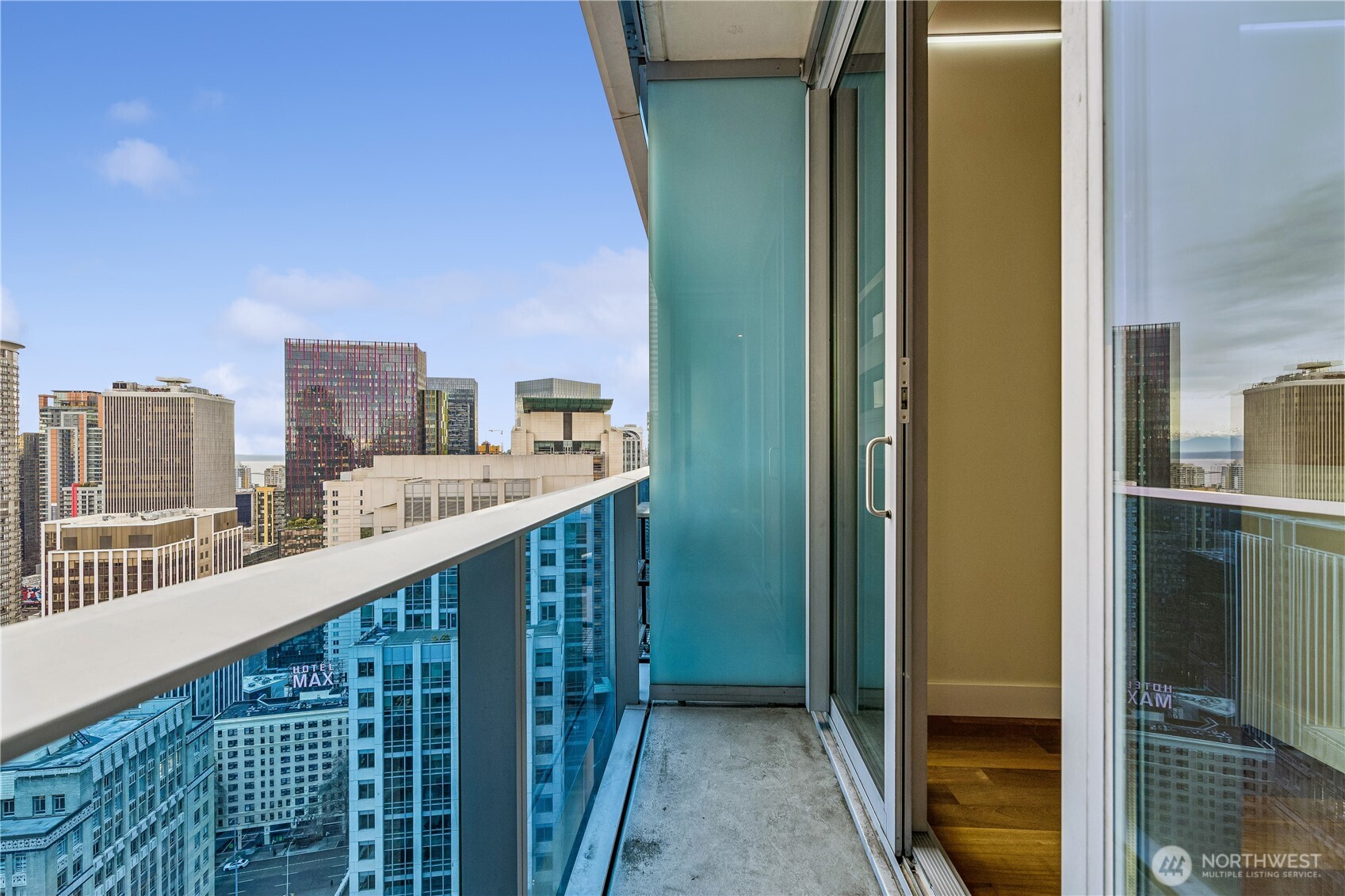 737 Olive Way, Unit 2809 Seattle, WA 98101 - Photo 19 of 31