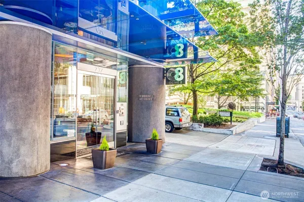 $2,995 | 737 Olive Way, Unit 2809, Seattle, WA 98101