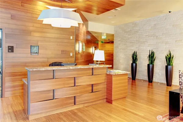 $2,995 | 737 Olive Way, Unit 2809, Seattle, WA 98101