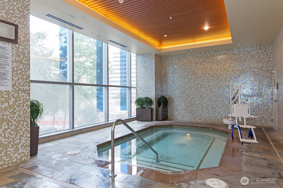 737 Olive Way, Unit 2809 Seattle, WA 98101 - Photo 29 of 31