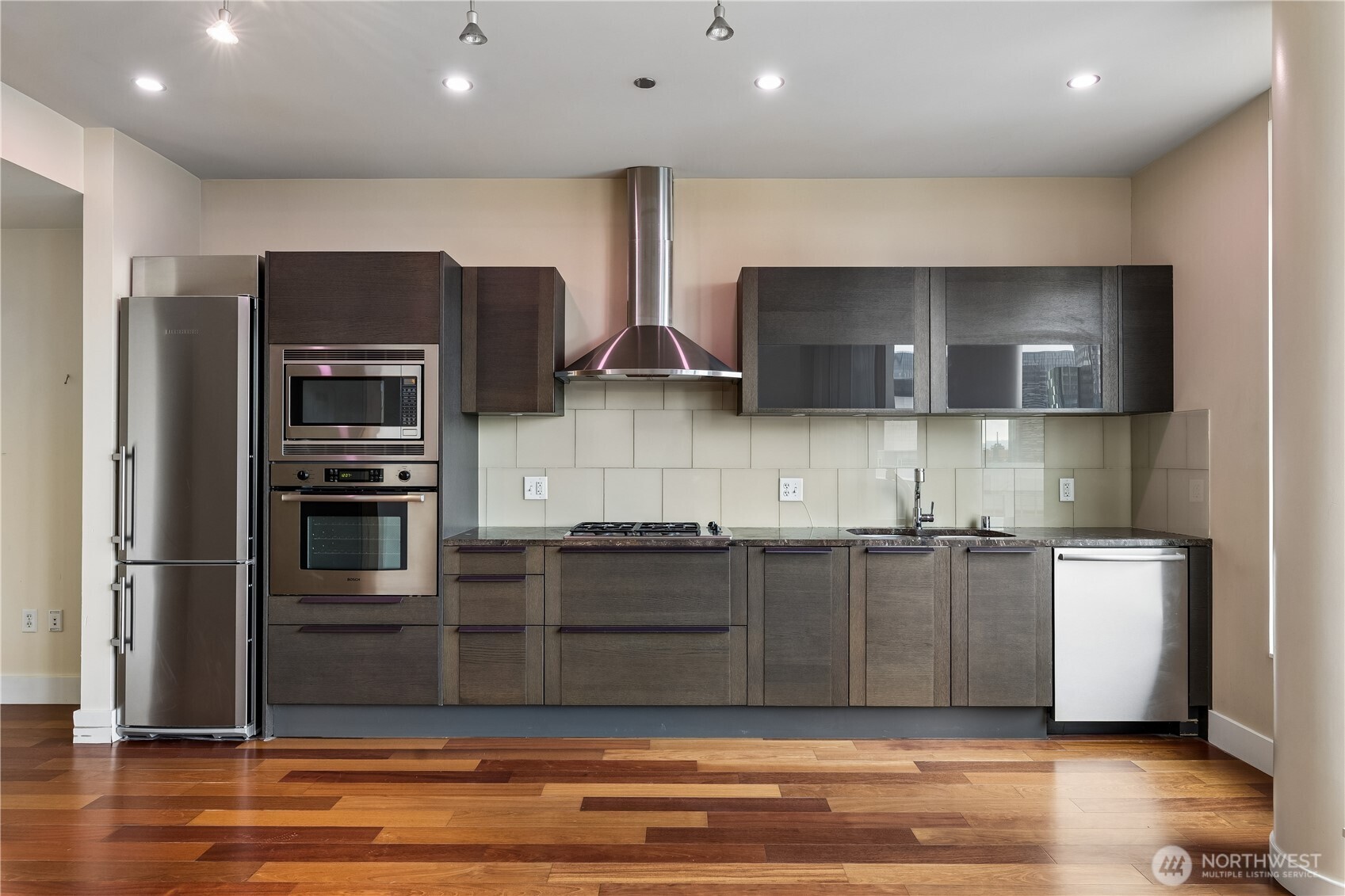 737 Olive Way, Unit 2809 Seattle, WA 98101 - Photo 3 of 31