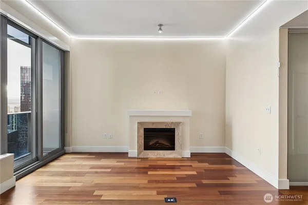 $2,995 | 737 Olive Way, Unit 2809, Seattle, WA 98101