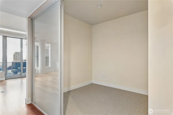 $2,995 | 737 Olive Way, Unit 2809, Seattle, WA 98101