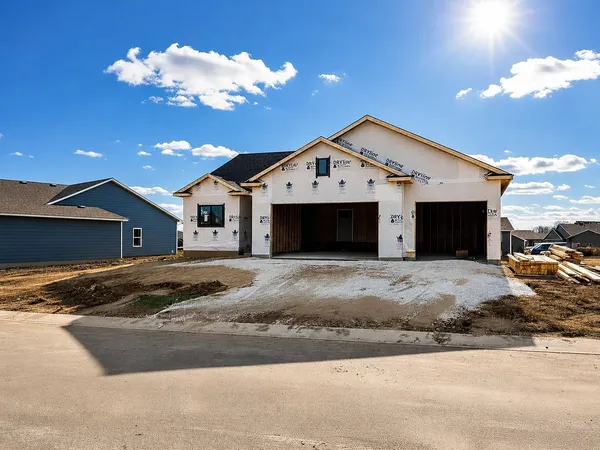 $475,000 | 1693 Cherry Street East, Mazeppa, MN 55956