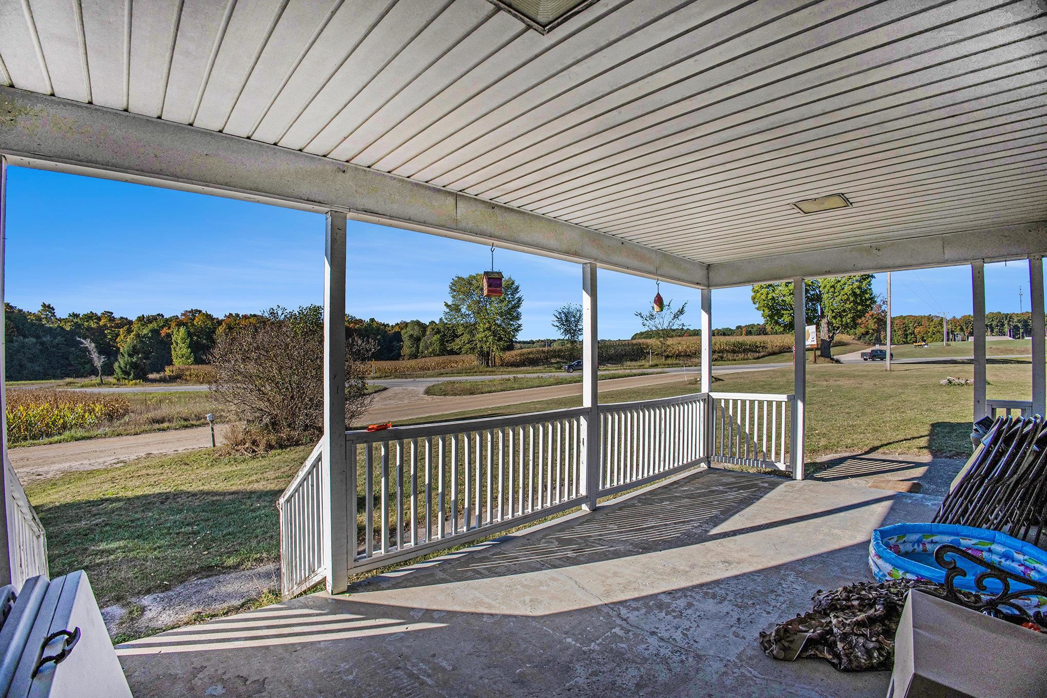 10396 22 Mile Road Tustin, MI 49688 - Photo 5 of 29 1939135-69cdc303-cb86-4734-b84b-0a3dd12d8c4a.JPG