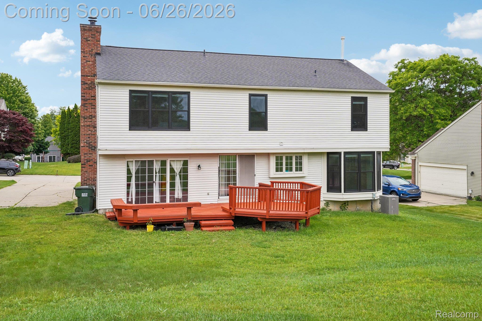 1687 Grandview Drive Rochester, MI 48306 - Photo 9 of 45 View of back of home