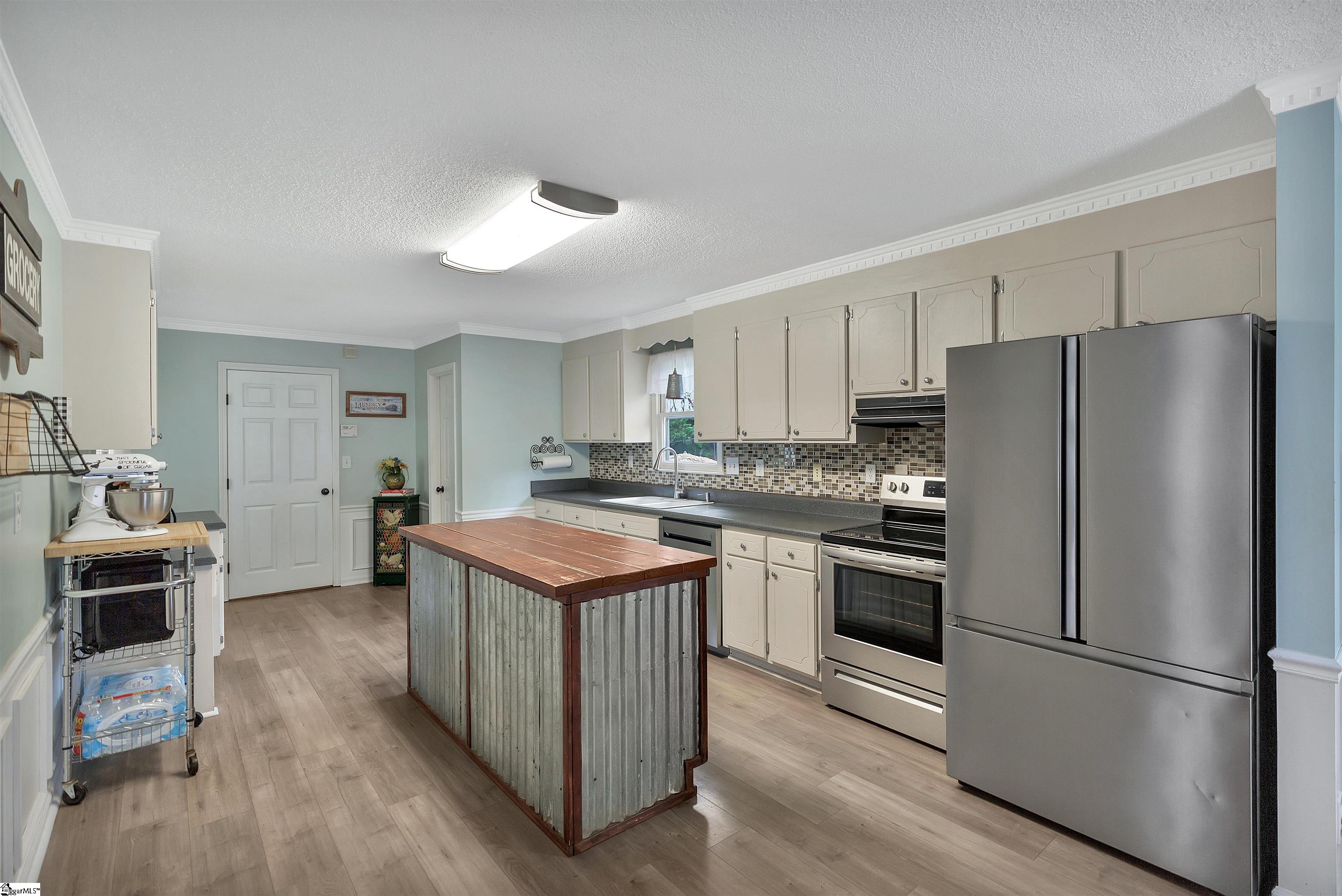 508 Hillandale Road Liberty, SC 29657 - Photo 5 of 37