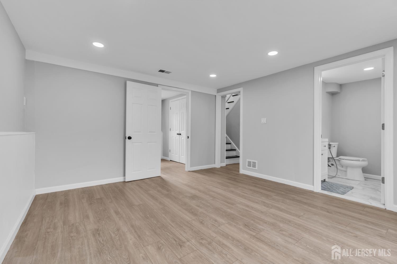 125 Jeff Street Edison, NJ 08837 - Photo 29 of 45