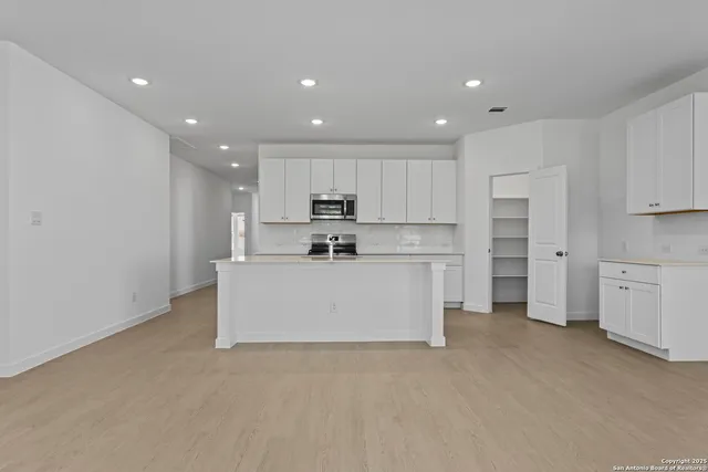 $300,000 | 14839 Taradeau, San Antonio, TX 78254