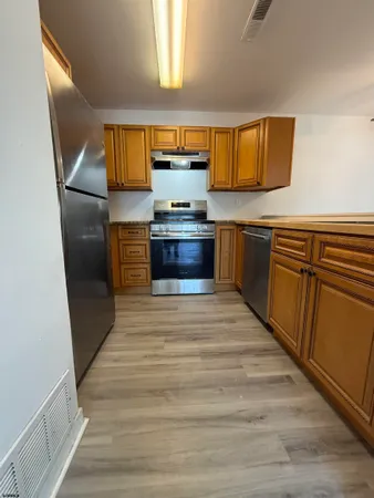 $1,995 | 208 Heather Croft, Unit 208, Egg Harbor Township, NJ 08234