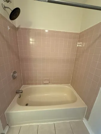 $1,995 | 208 Heather Croft, Unit 208, Egg Harbor Township, NJ 08234