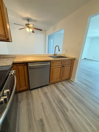 $1,995 | 208 Heather Croft, Unit 208, Egg Harbor Township, NJ 08234