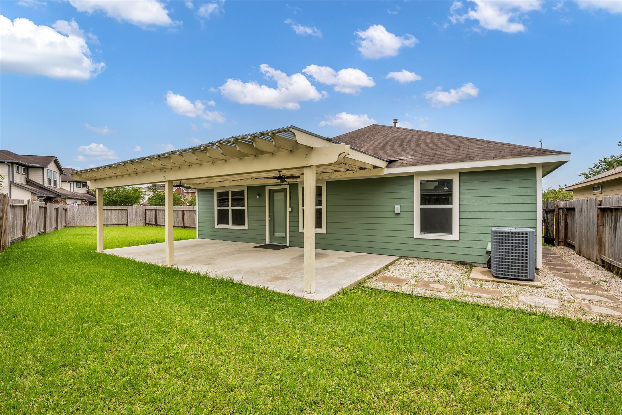 11919 Prosperity Point Drive Houston, TX 77048 - Photo 9 of 25