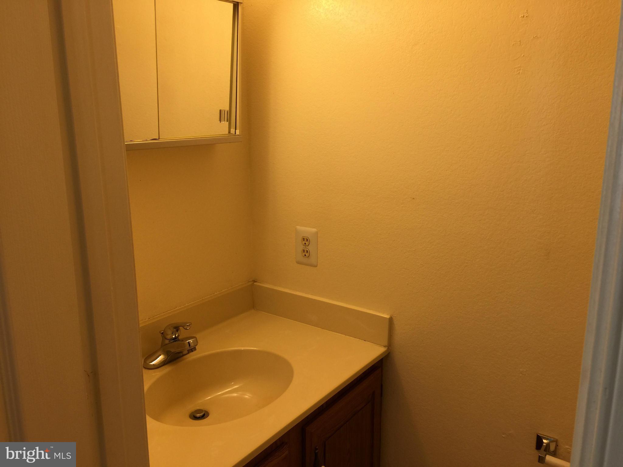 1713 Wilcox Lane Silver Spring, MD 20906 - Photo 3 of 11 Bath