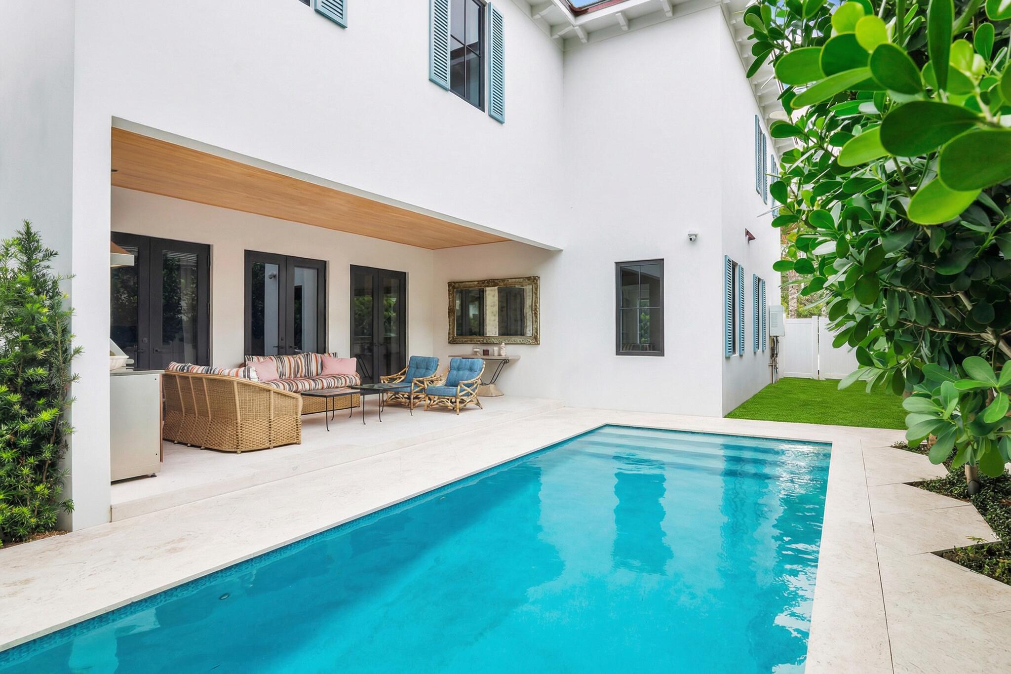 315 Avila Road West Palm Beach, FL 33405 - Photo 20 of 22 pool area