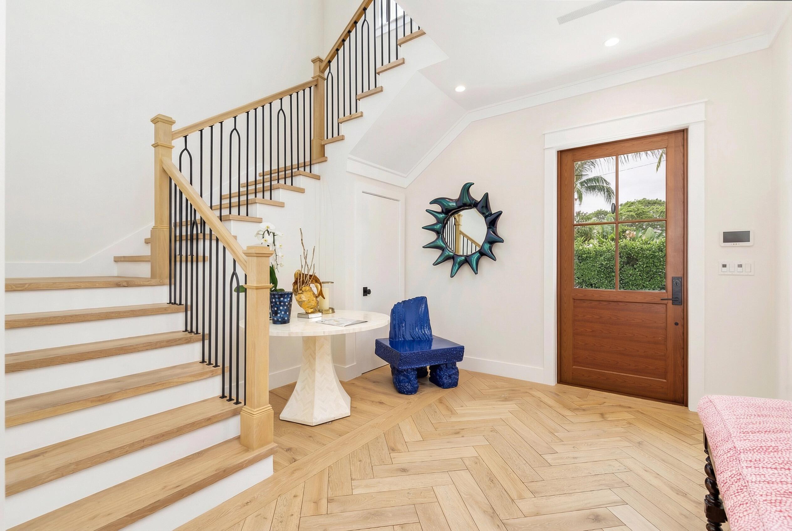 315 Avila Road West Palm Beach, FL 33405 - Photo 3 of 22 Foyer