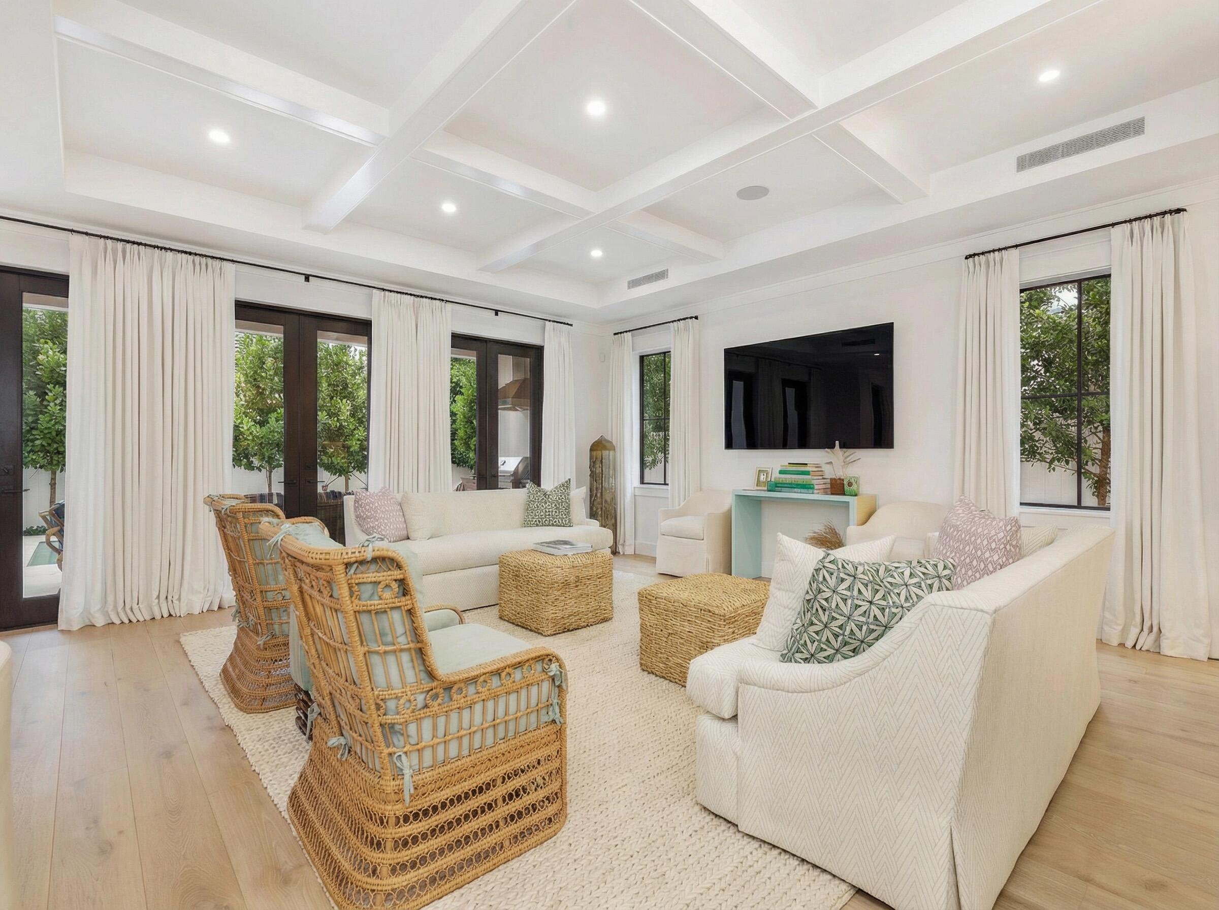 315 Avila Road West Palm Beach, FL 33405 - Photo 4 of 22 living