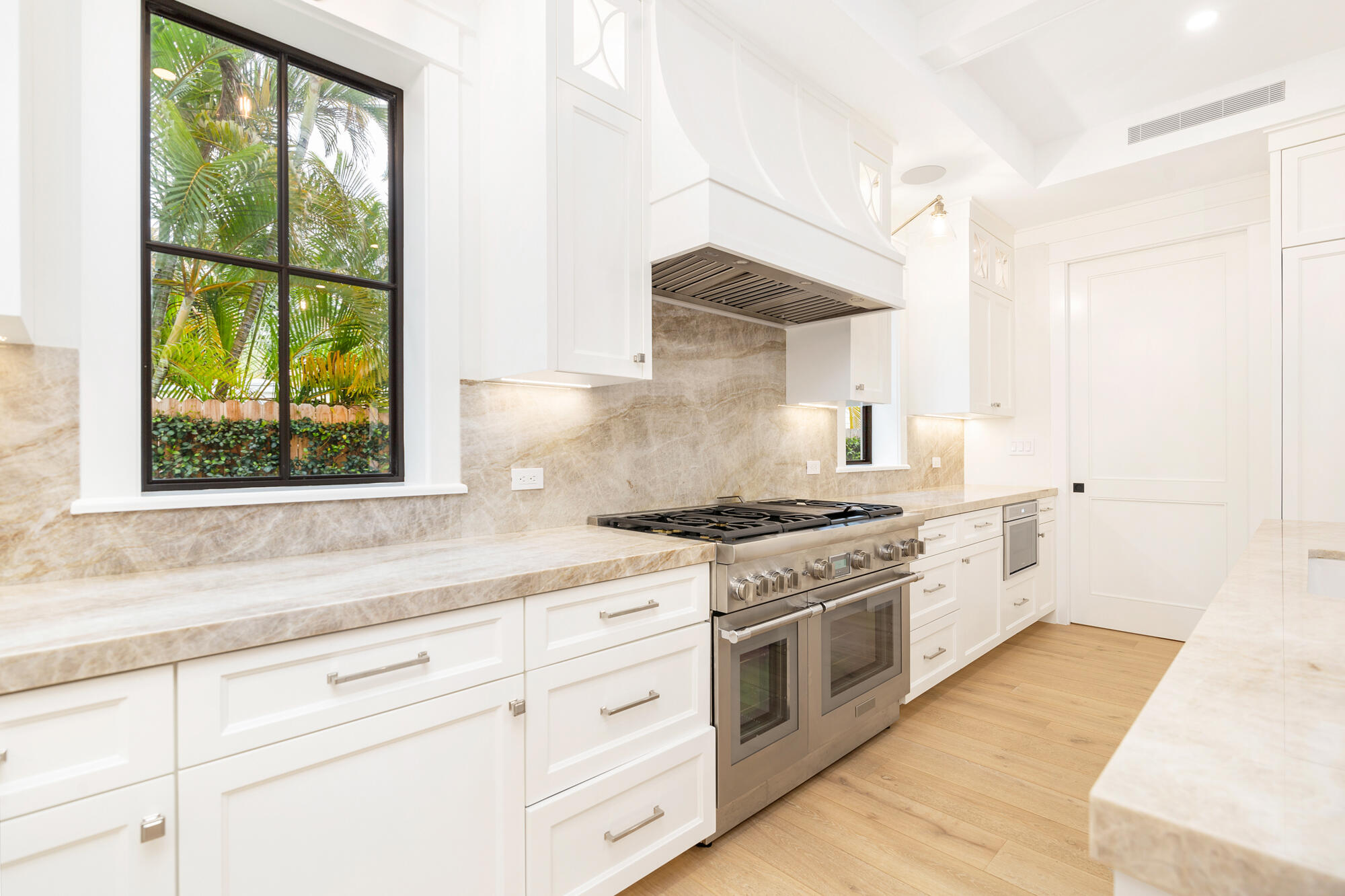 315 Avila Road West Palm Beach, FL 33405 - Photo 6 of 22 low-14