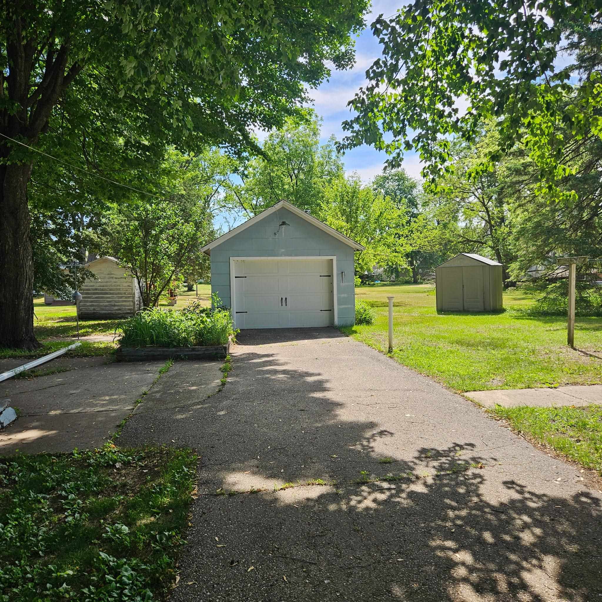 224 North Madison Street Coloma, WI 54930 - Photo 5 of 26