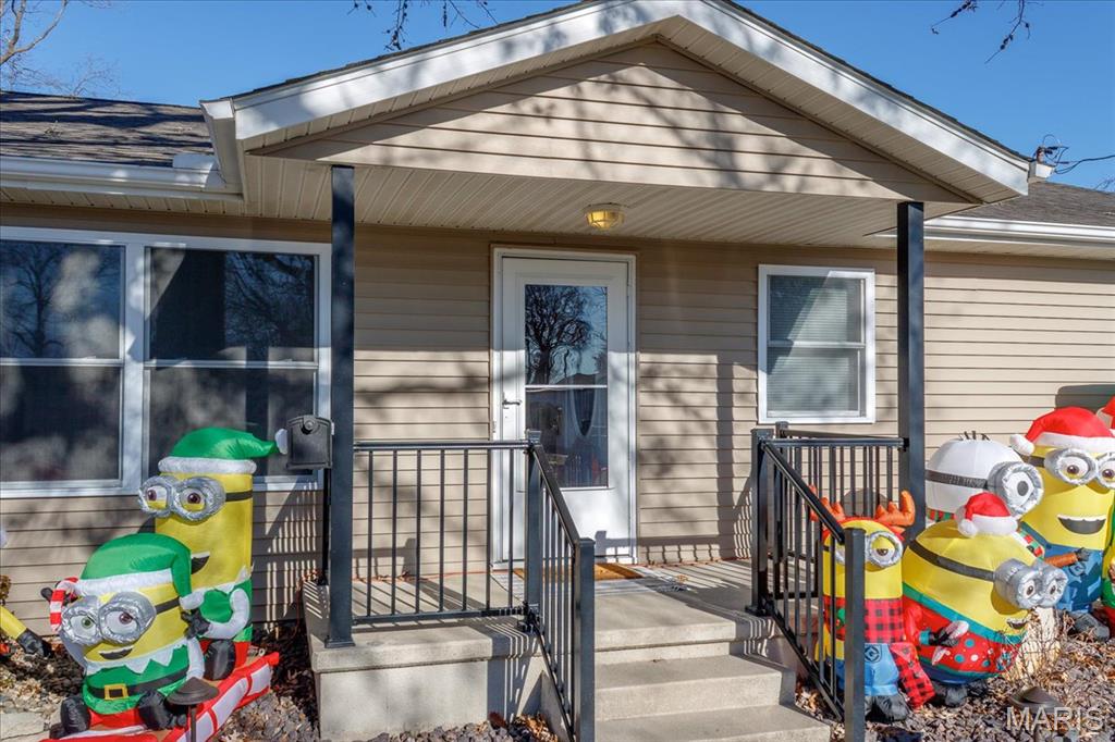 907 North 3rd Street Breese, IL 62230 - Photo 4 of 48