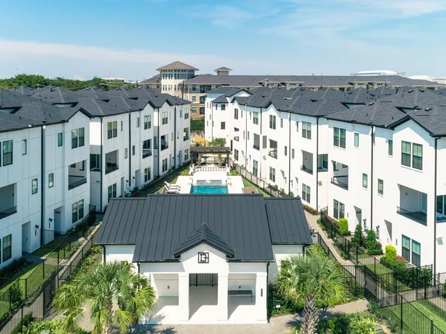 $459,990 | 2706 Grand Fountains Drive, Unit F, Houston, TX 77054