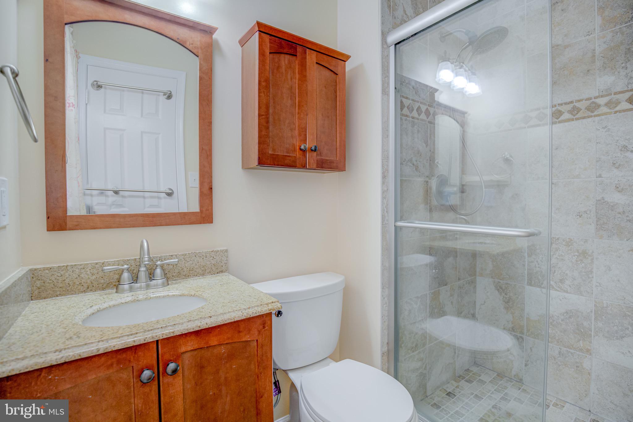 8921 Renshaw Court Springfield, VA 22153 - Photo 27 of 42 EnSuite primary bath