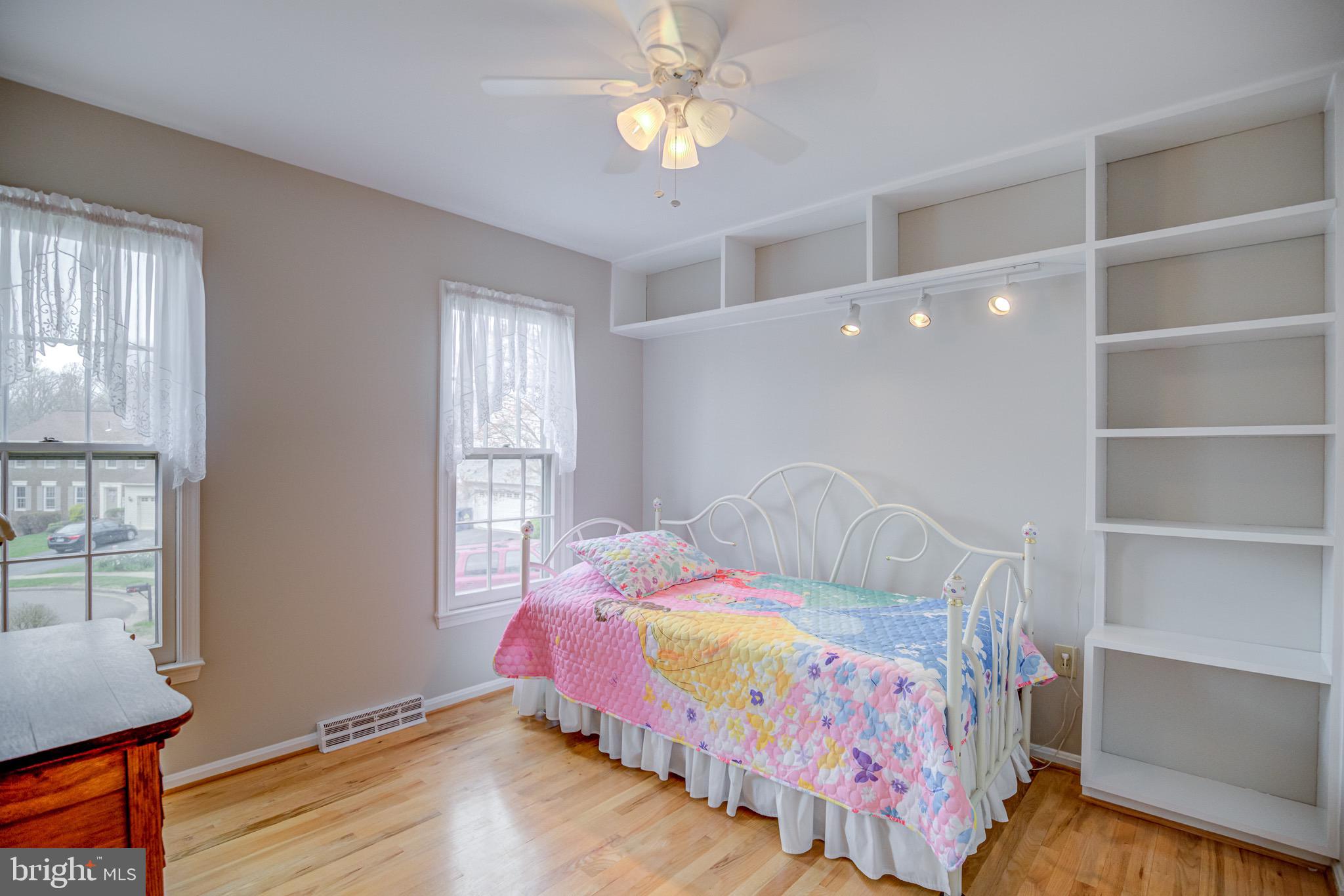 8921 Renshaw Court Springfield, VA 22153 - Photo 28 of 42 Bedroom #2 with built- in bookcases