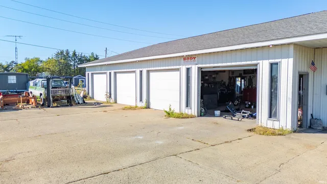 $299,000 | 2704 Outer Drive, New Castle, IN 47362