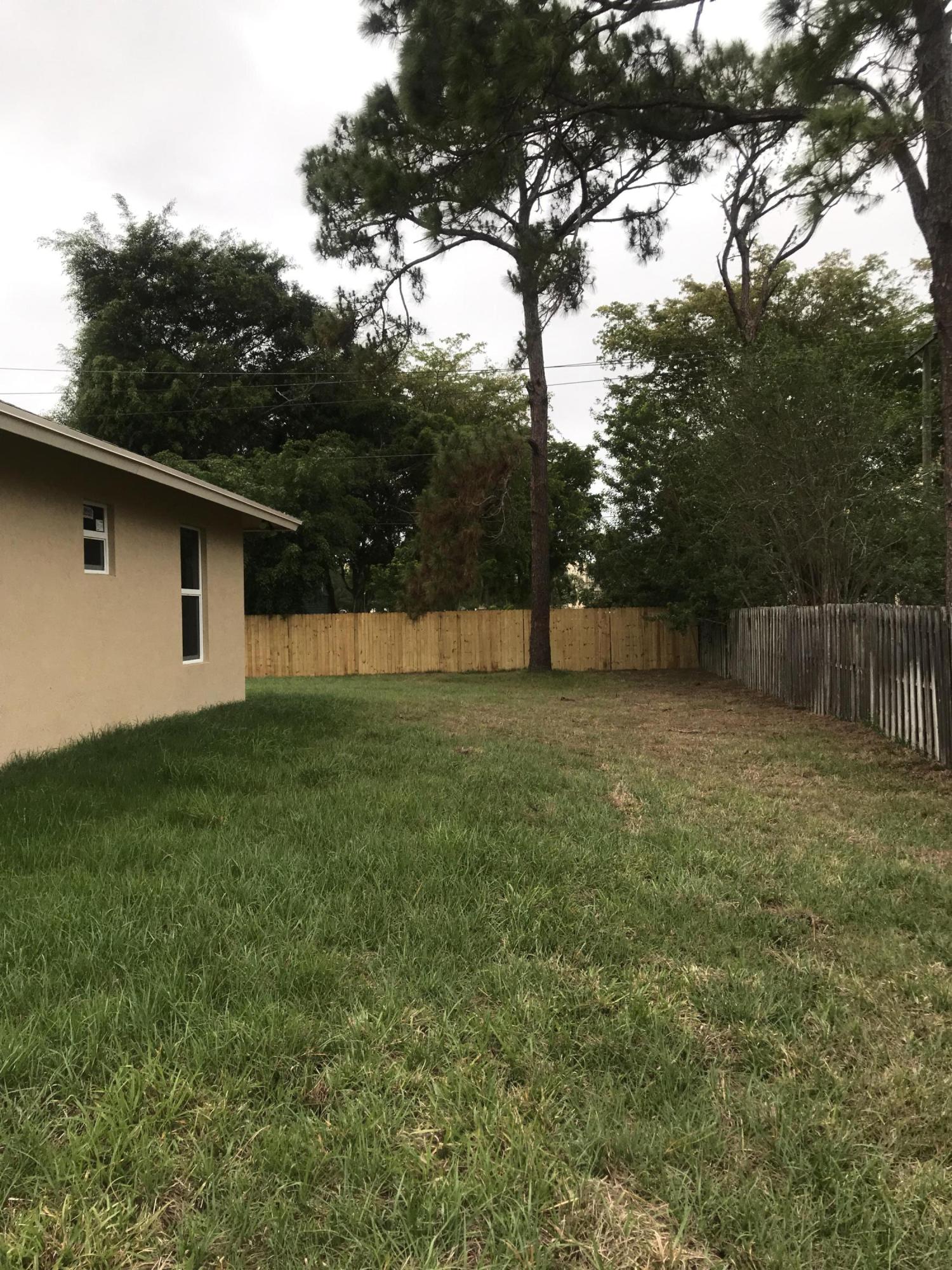 3865 Suncrest Road Lake Worth, FL 33467 - Photo 24 of 27 IMG_0993