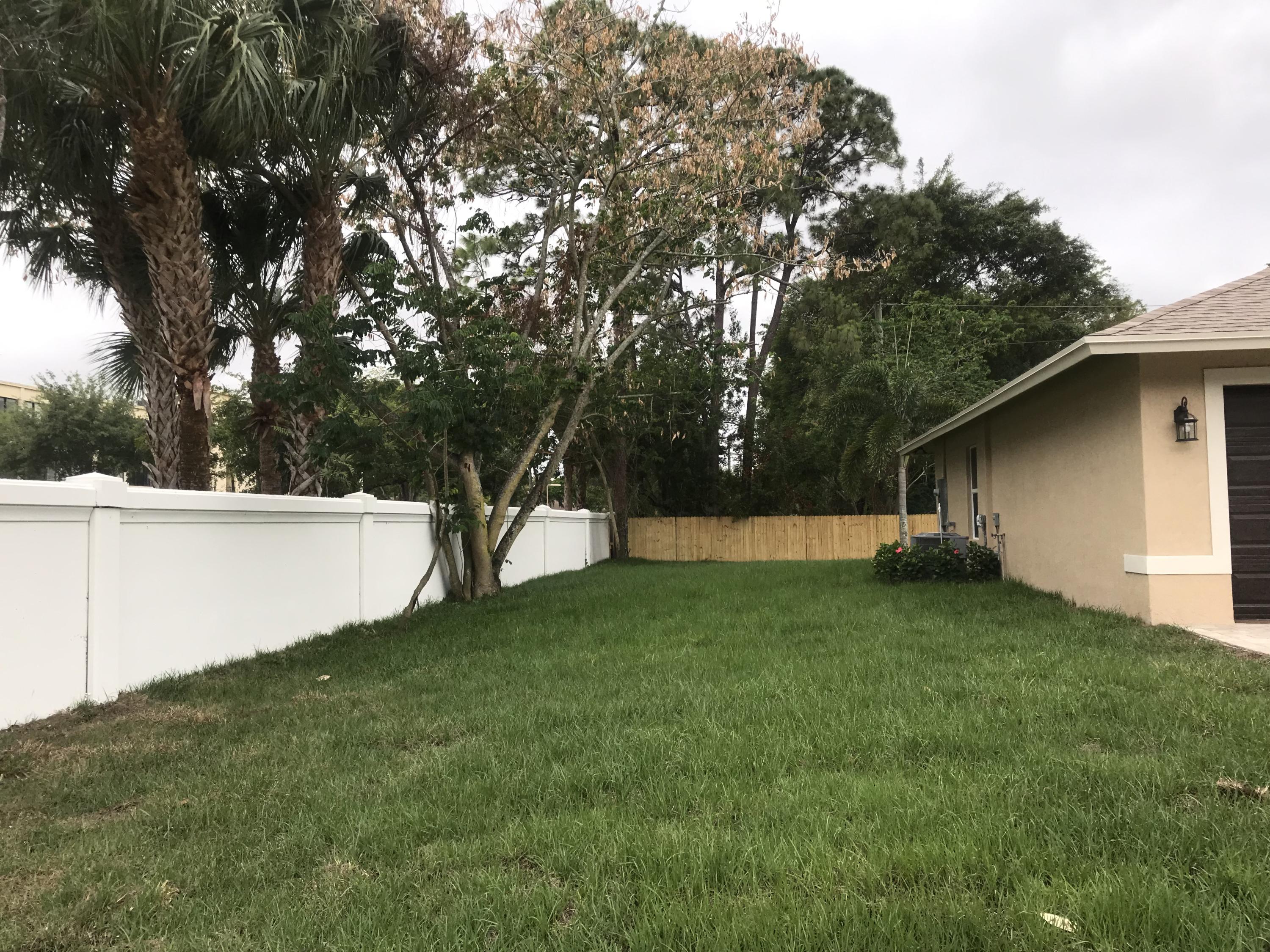 3865 Suncrest Road Lake Worth, FL 33467 - Photo 26 of 27 IMG_0999