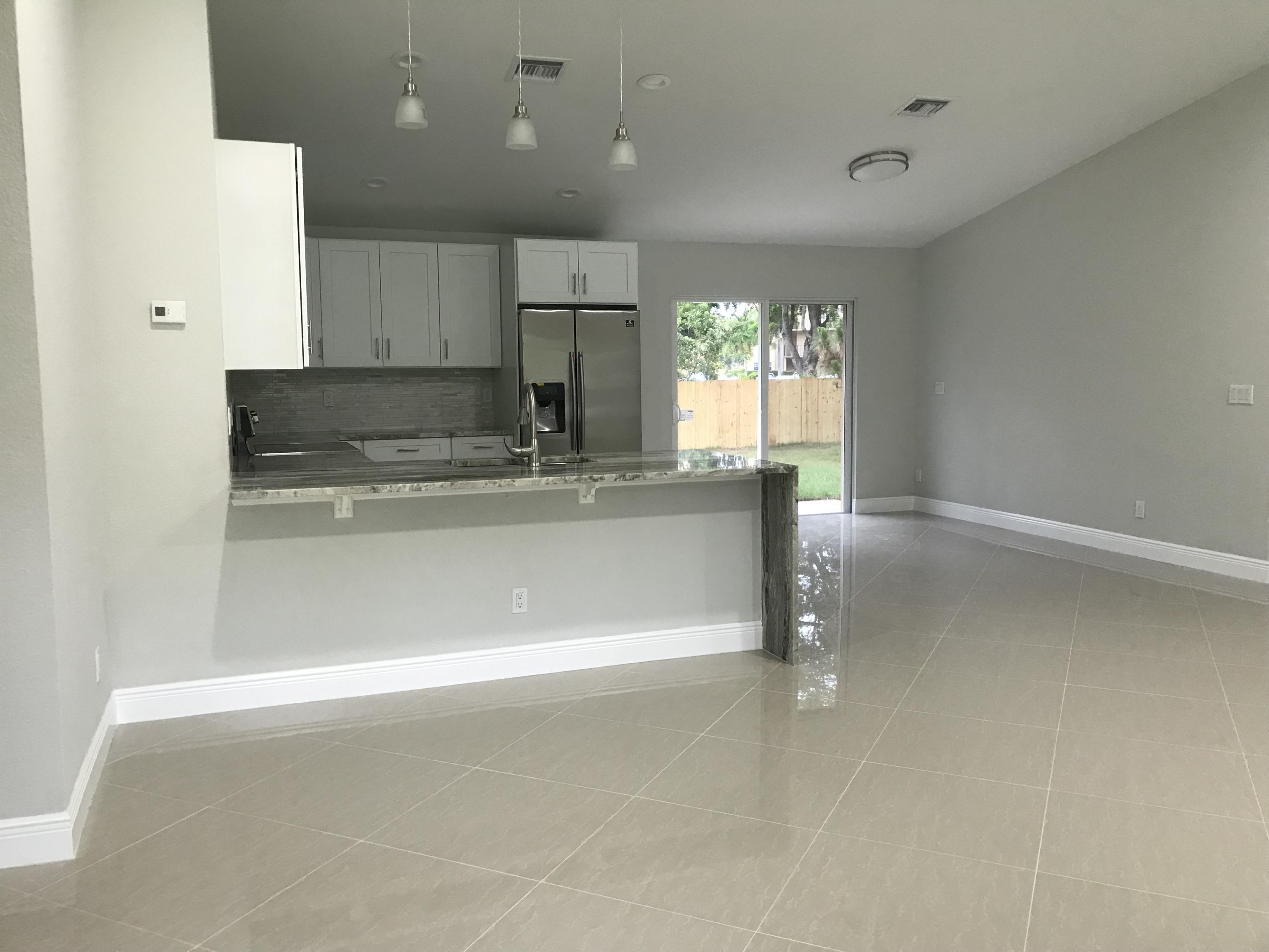 3865 Suncrest Road Lake Worth, FL 33467 - Photo 5 of 27 IMG_0955