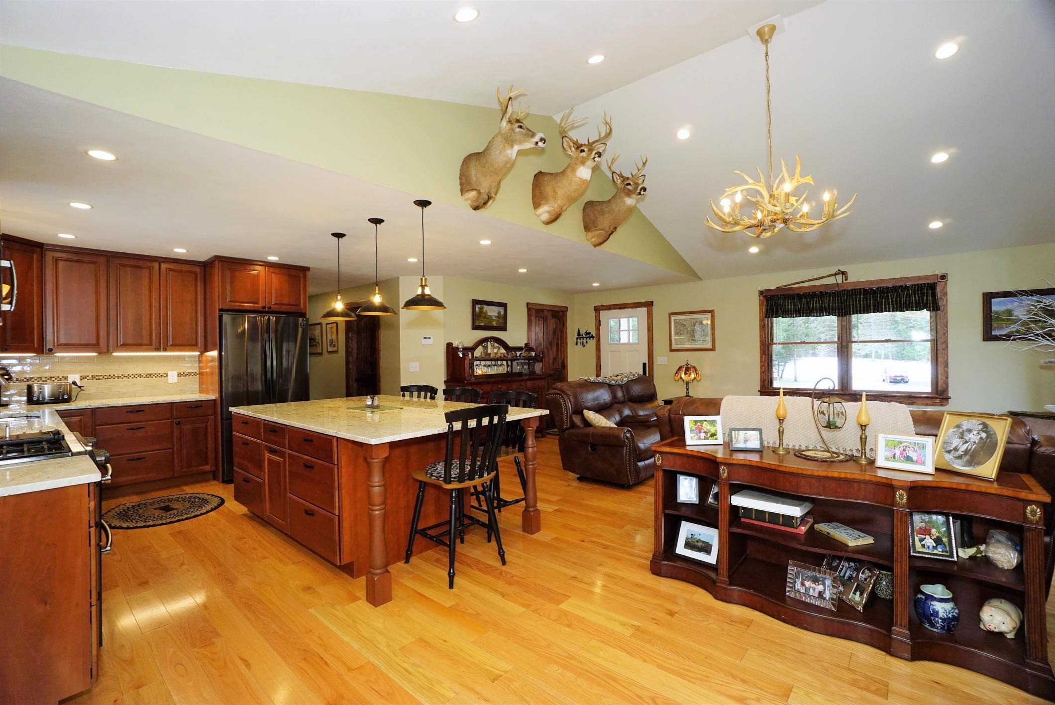 364 Sandown Road Fremont, NH 03044 - Photo 17 of 40