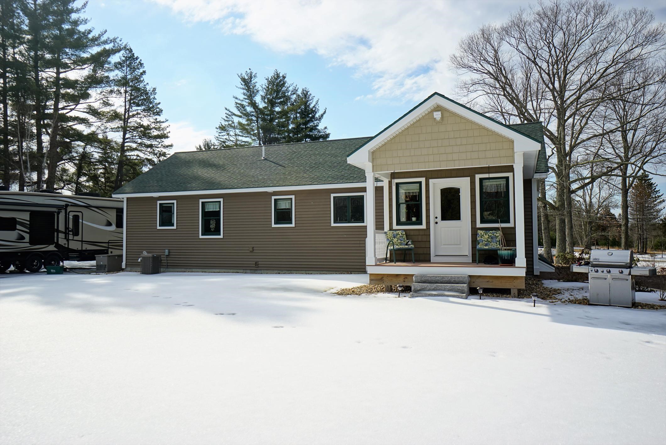 364 Sandown Road Fremont, NH 03044 - Photo 34 of 40