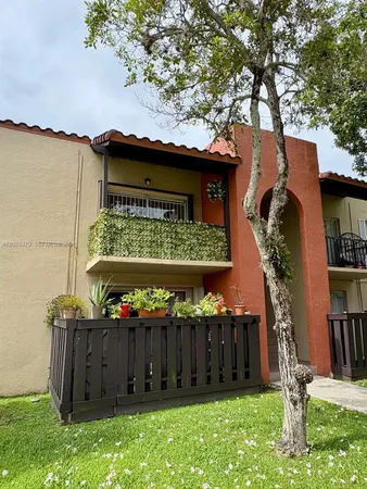 $2,100 | 10834 North Kendall Drive, Unit X16, Miami, FL 33176