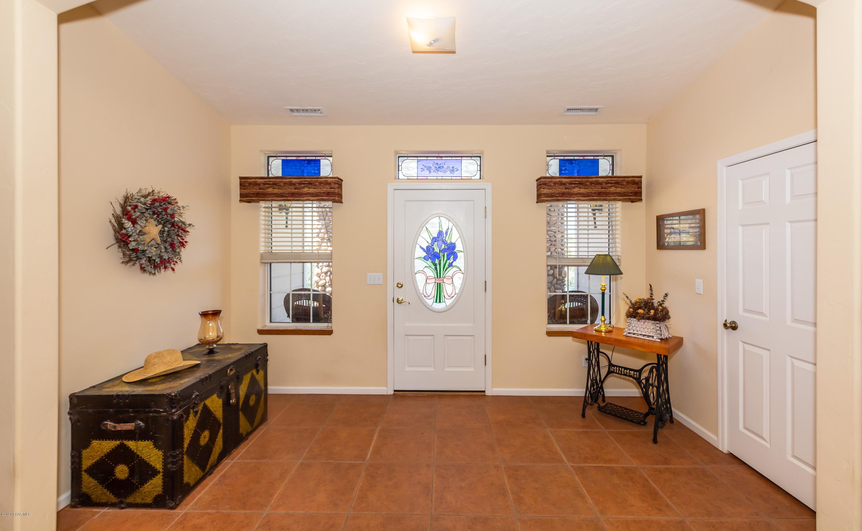 7285 North Race Track Road Prescott, AZ 86305 - Photo 3 of 35 009_Foyer