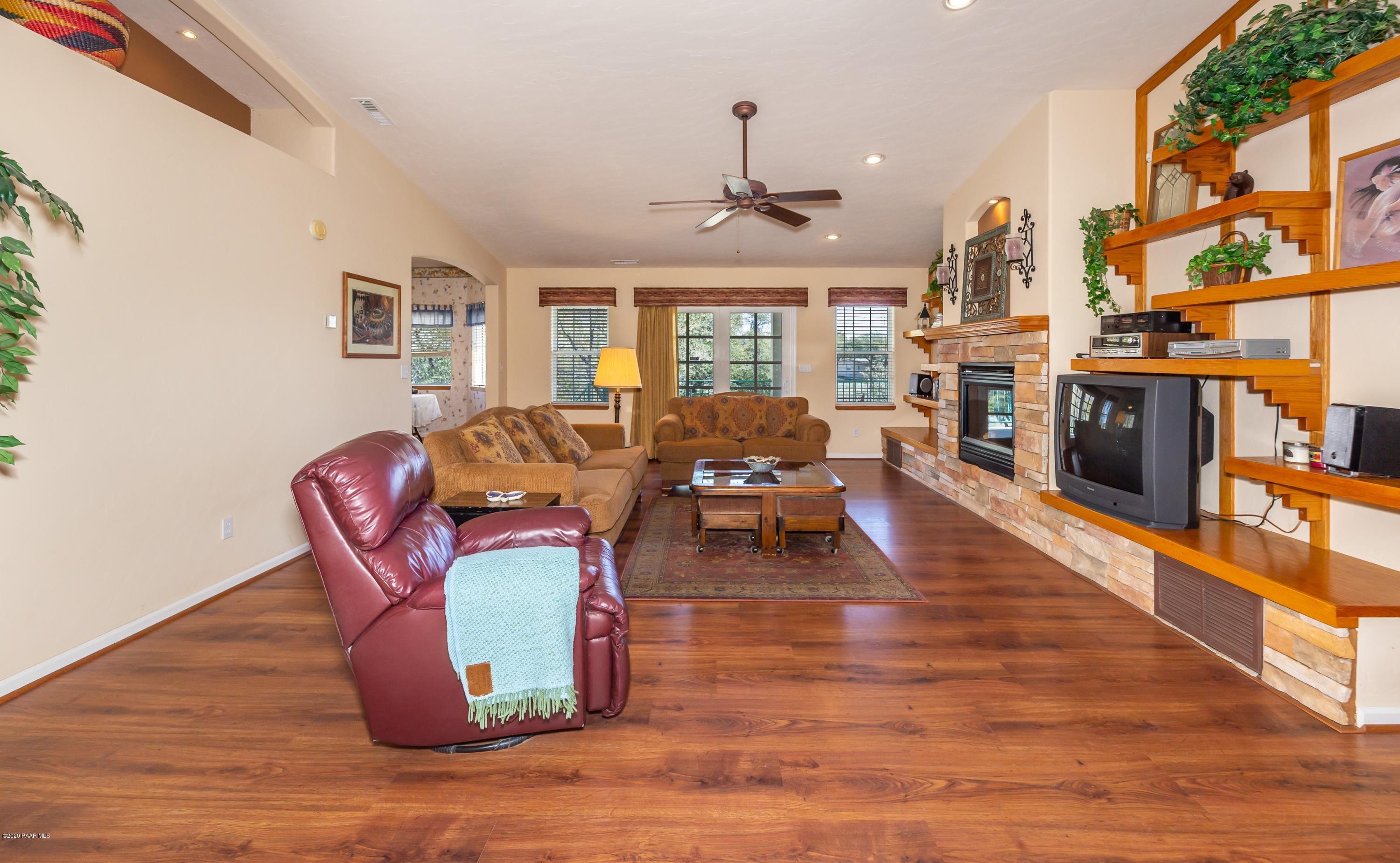 7285 North Race Track Road Prescott, AZ 86305 - Photo 4 of 35 010_Living Room
