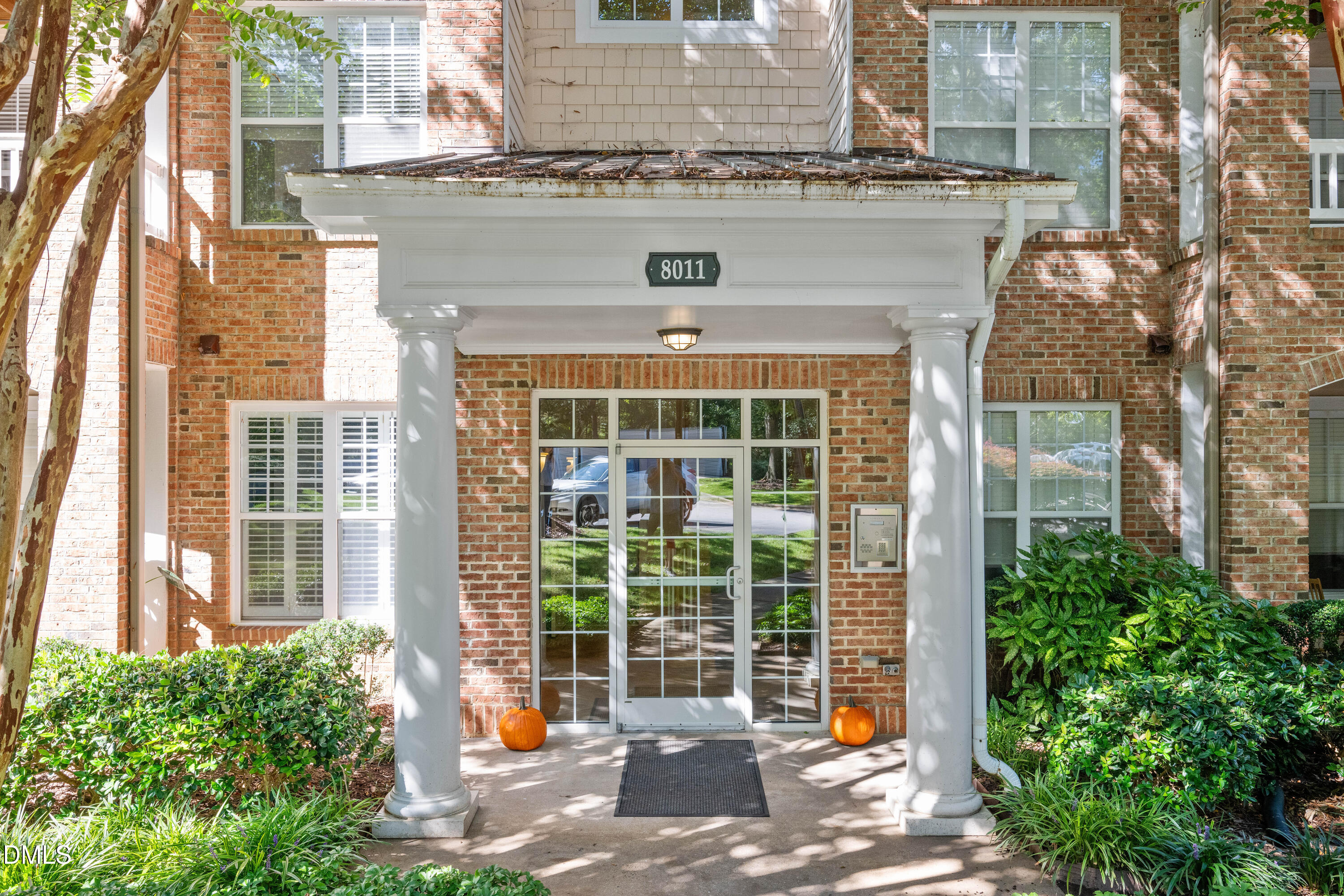 8011 Allyns Landing Way, Unit 302 Raleigh, NC 27615 - Photo 4 of 29 8011_Allyns_Landing_Way-7