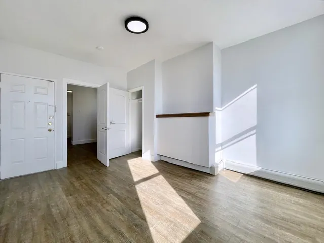 $1,990 | 212 15th Street, Unit 5, Jersey City, NJ 07310
