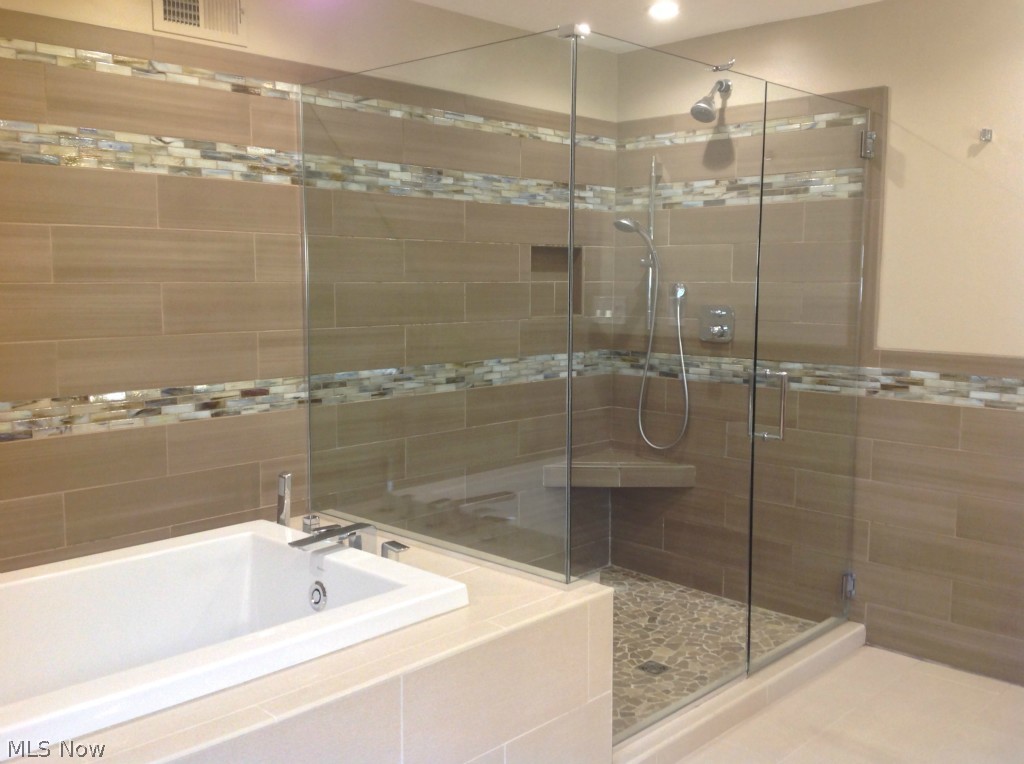 2529 Warwick Road Cleveland, OH 44120 - Photo 2 of 24 Gallery Image 2