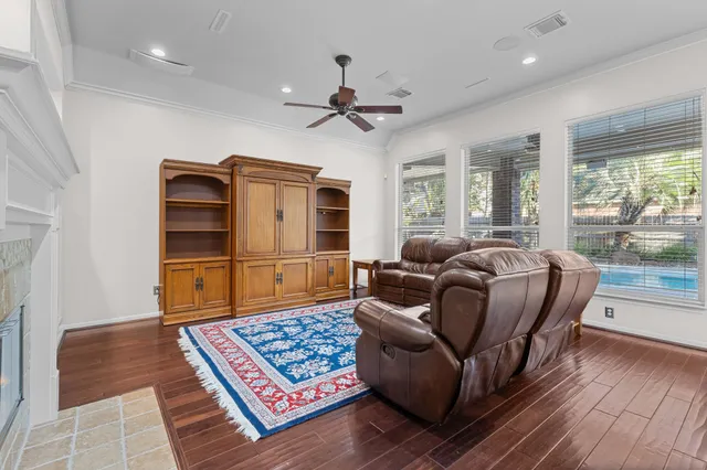 $625,000 | 3 Belcarra Place, The Woodlands, TX 77382