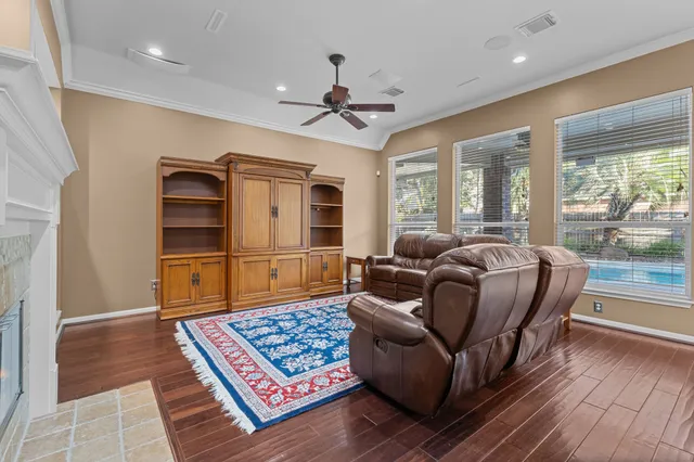 $625,000 | 3 Belcarra Place, The Woodlands, TX 77382
