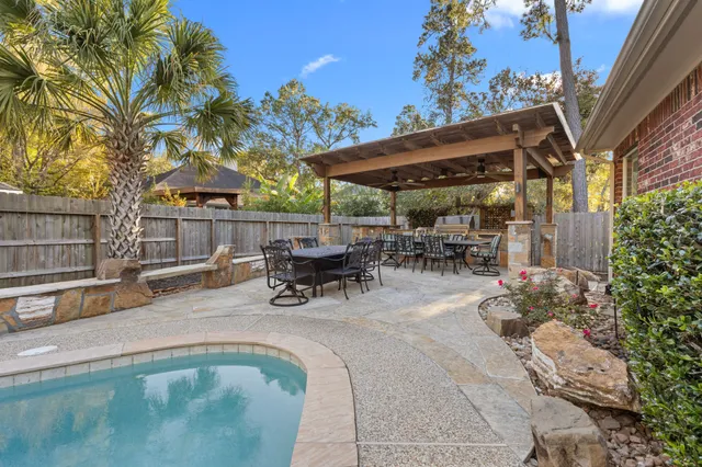 $625,000 | 3 Belcarra Place, The Woodlands, TX 77382