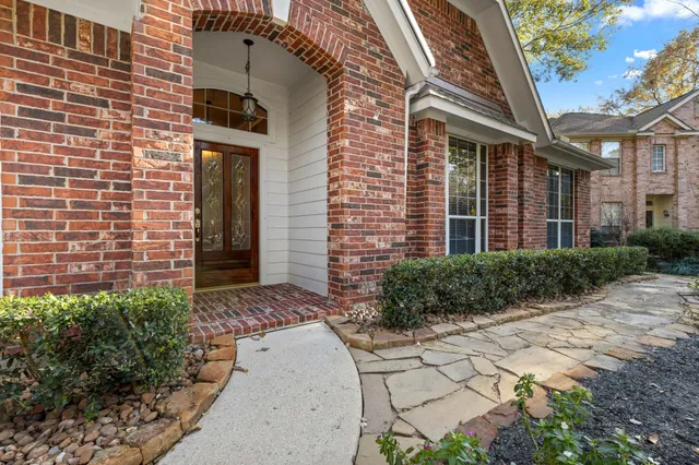 $625,000 | 3 Belcarra Place, The Woodlands, TX 77382