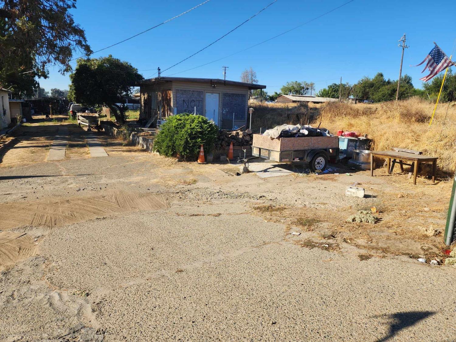 17689 Manning Avenue Reedley, CA 93654 - Photo 11 of 16