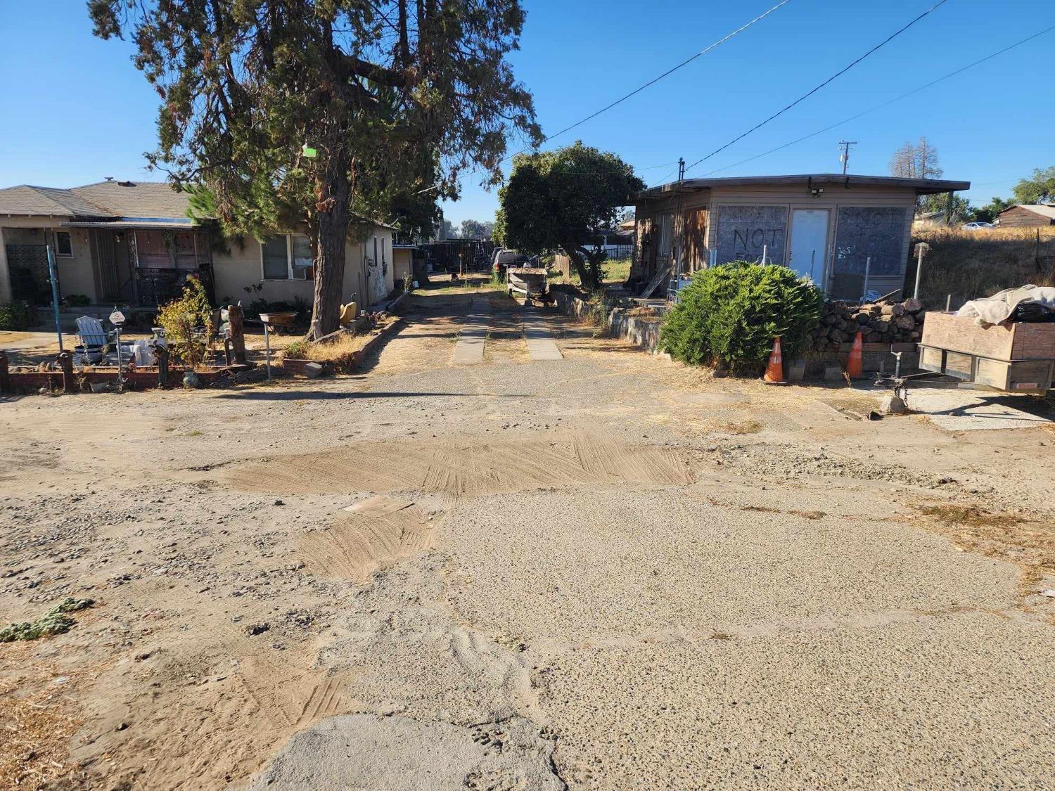 17689 Manning Avenue Reedley, CA 93654 - Photo 12 of 16