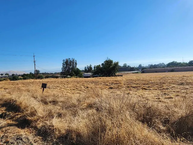 $1,199,000 | 17689 Manning Avenue, Reedley, CA 93654